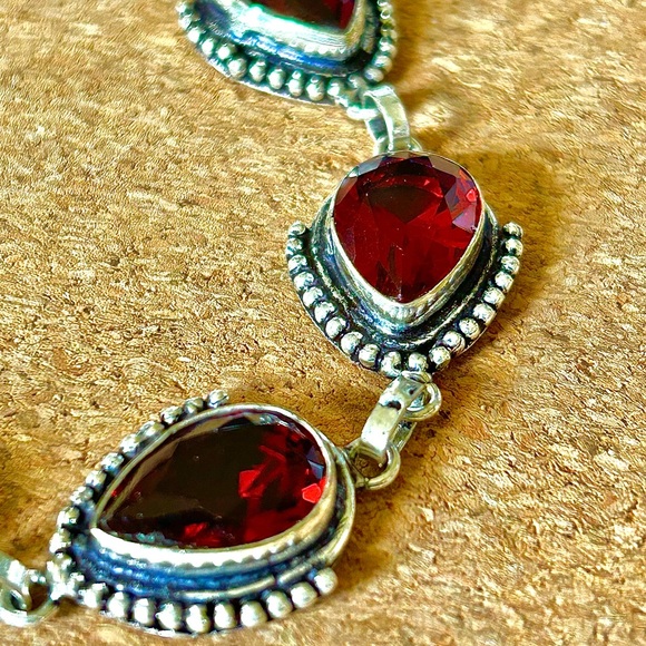 Vintage Luxury Estate Genuine Garnet and 925 Silver Teardrop Bracelet - Picture 5 of 7